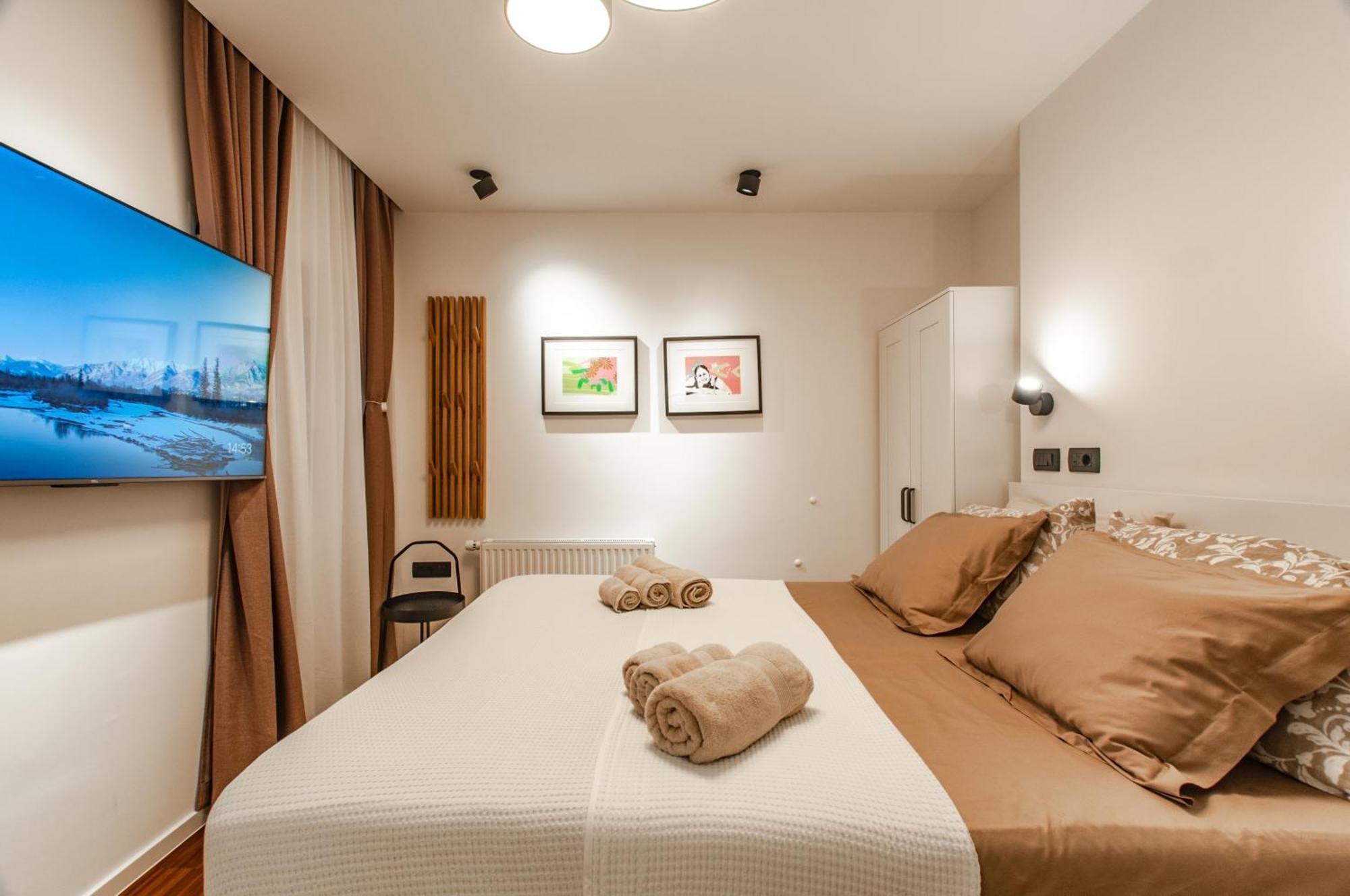 Six In The City Apartment, リュブリャナ エクステリア 写真