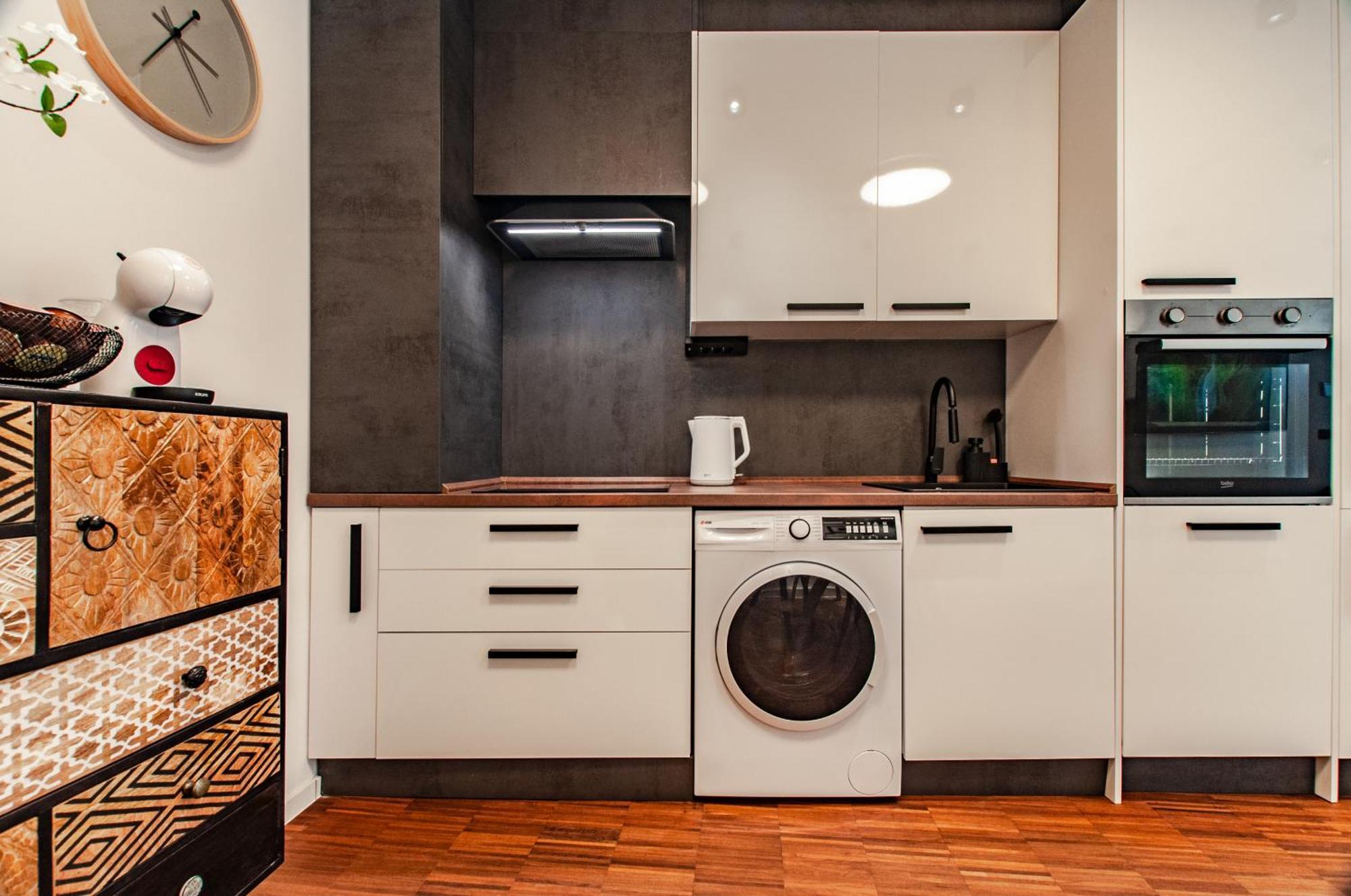 Six In The City Apartment, リュブリャナ エクステリア 写真