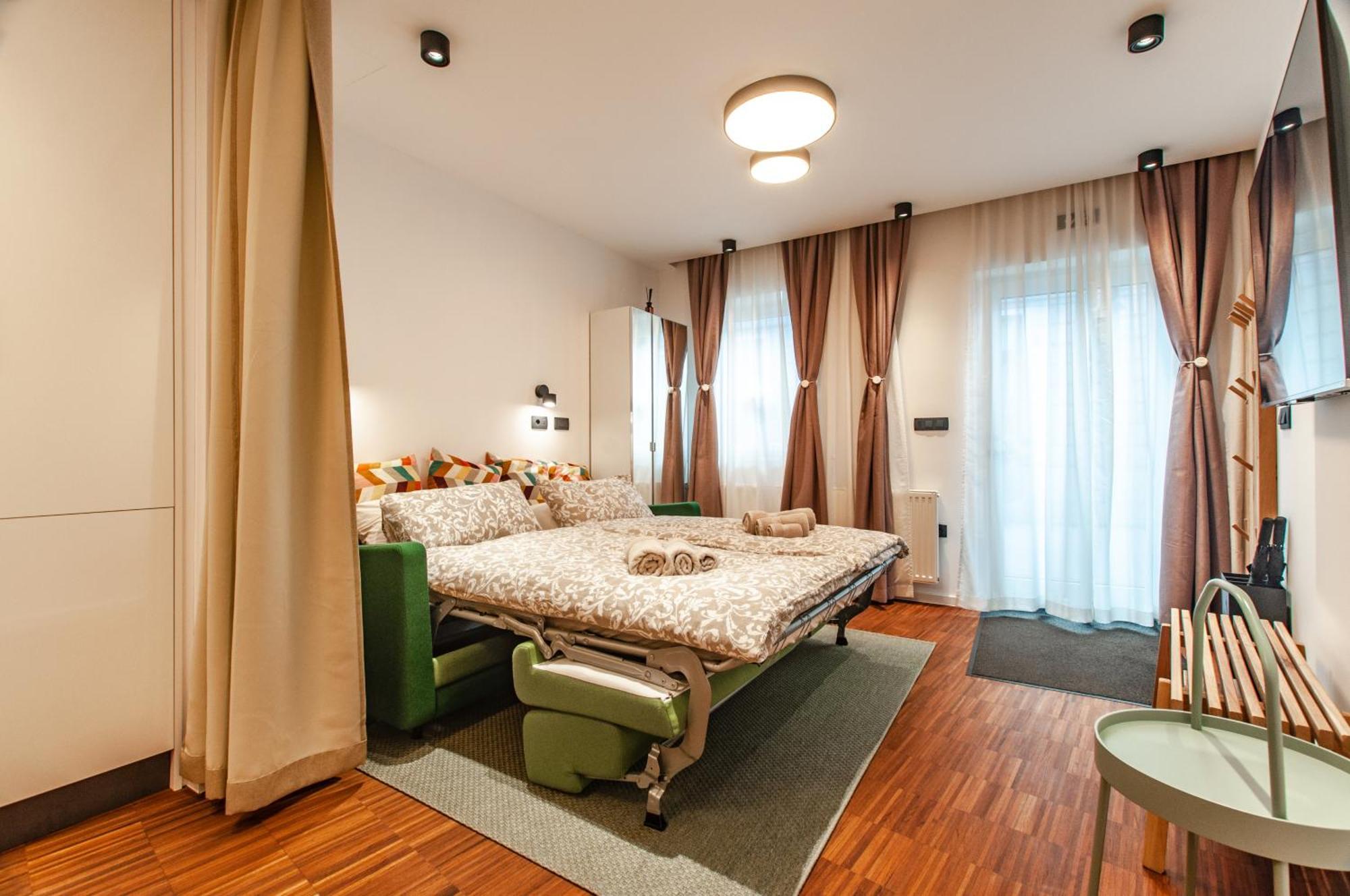Six In The City Apartment, リュブリャナ エクステリア 写真