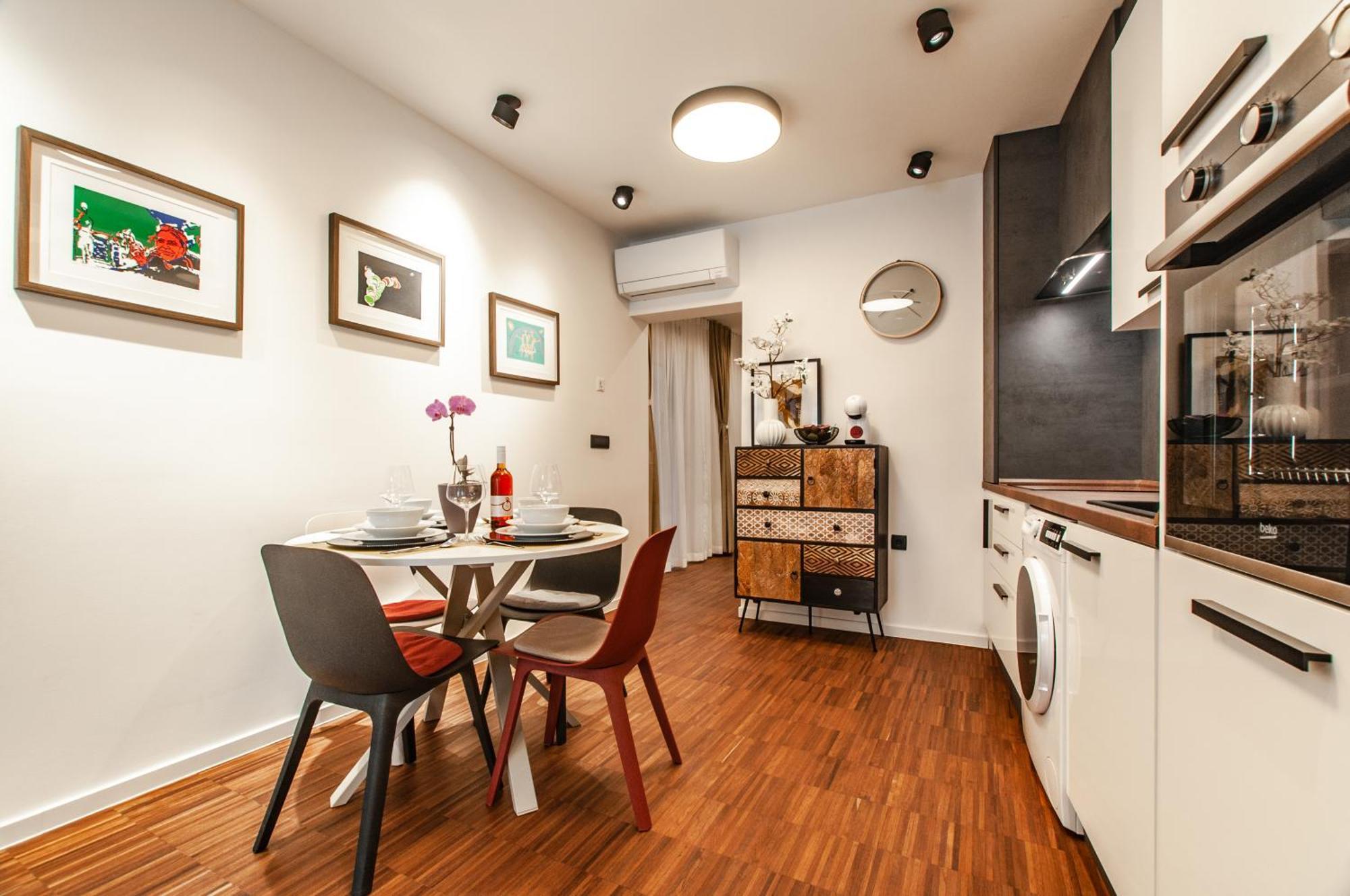 Six In The City Apartment, リュブリャナ エクステリア 写真