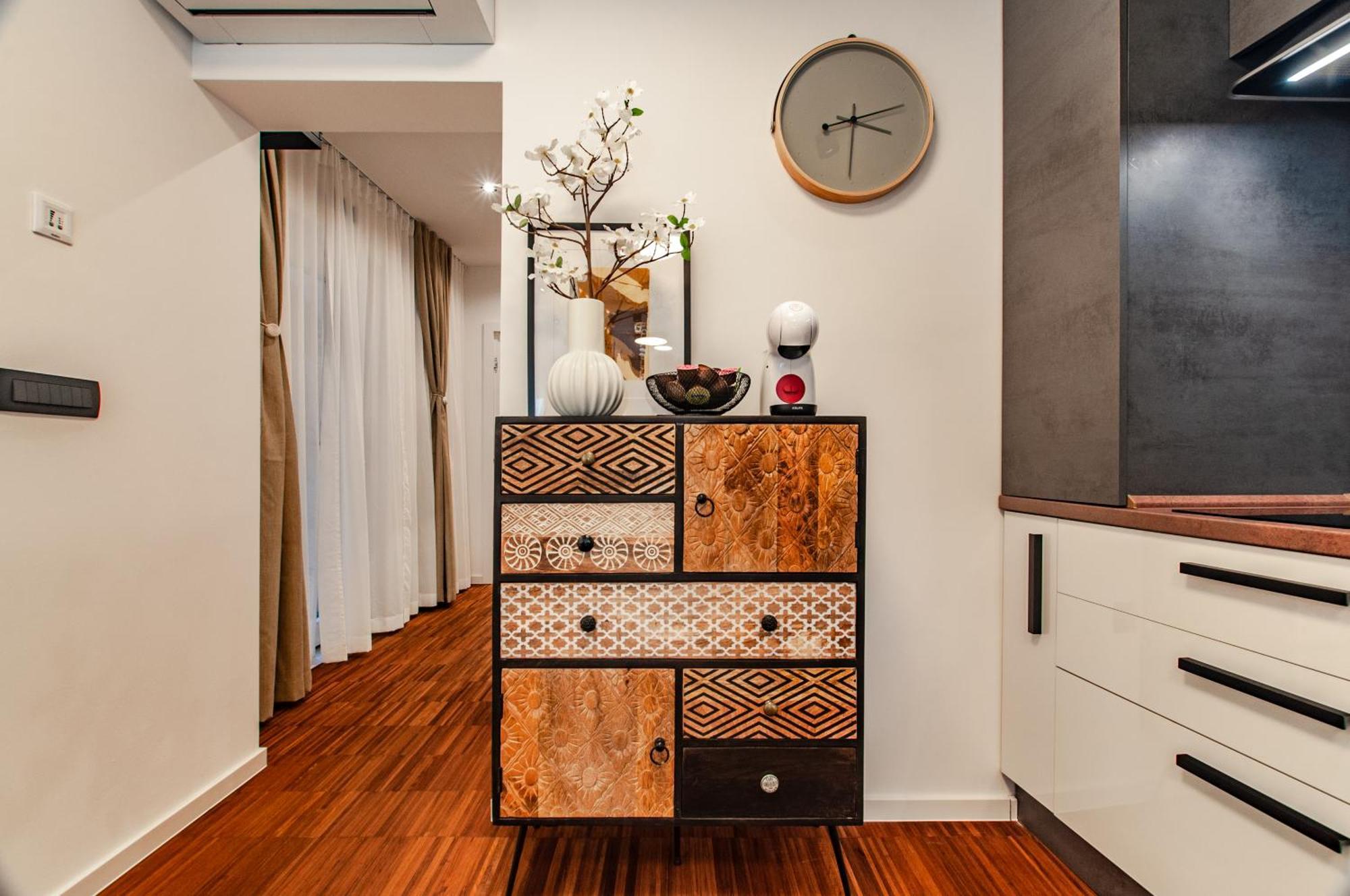 Six In The City Apartment, リュブリャナ エクステリア 写真
